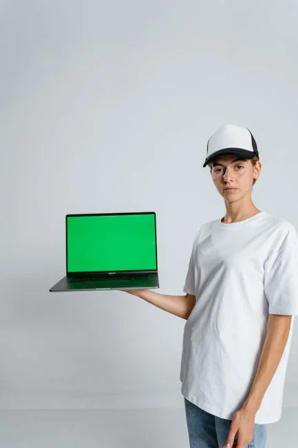 Des blocs de bois disposés pour former Web Design. Parfaits pour des univers créatifs et des contenus digitaux.